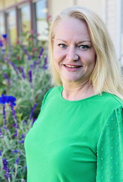 Dr. Kendra Tomcik, DC, chiropractor in Hayward, CA